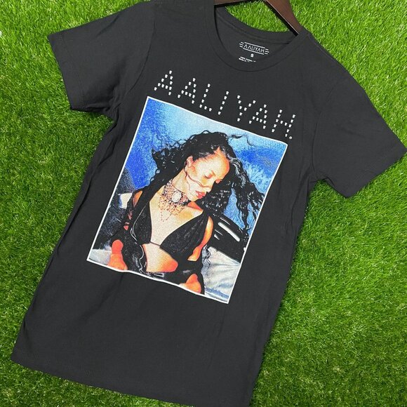 Aaliyah T-shirt size Small - Picture 4 of 4